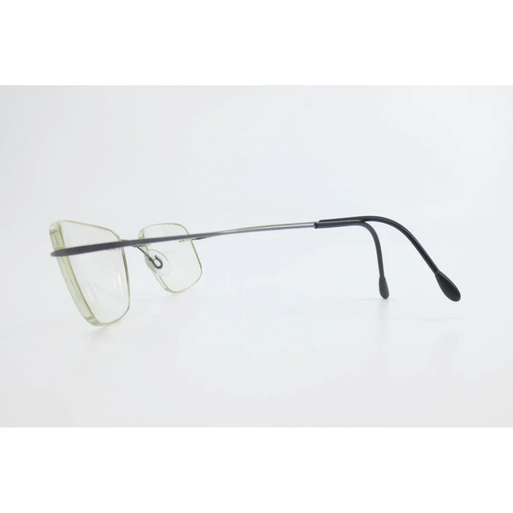 Titan minimalist rimless